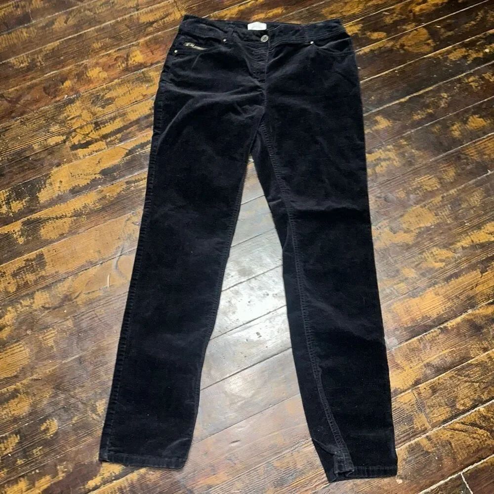 Chico’s black knit straight leg minimalist 0/4 corduroy slacks